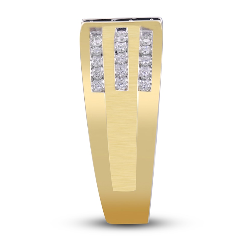 Main Image 3 of Men's Diamond Wedding Band 1/2 ct tw Round 14K Yellow Gold