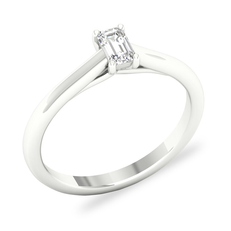 Main Image 4 of Diamond Solitaire Ring 1/4 ct tw Emerald-cut Platinum (SI2/I)