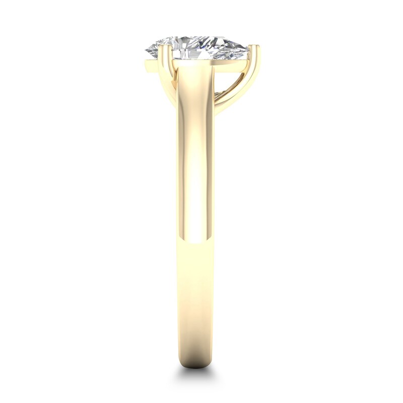 Main Image 2 of Diamond Solitaire Ring 3/4 ct tw Pear-shaped 14K Yellow Gold (SI2/I)