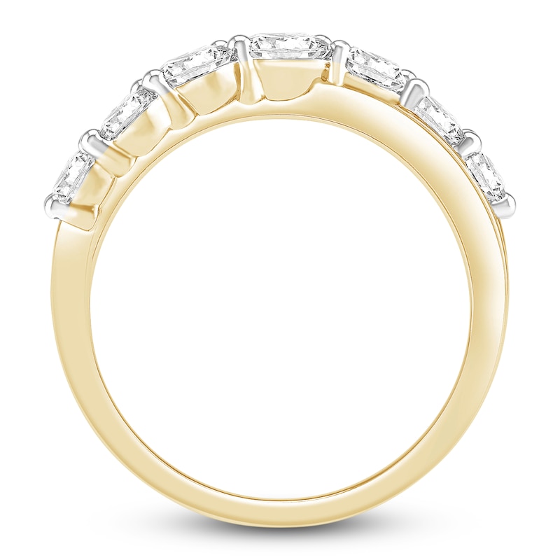 Main Image 3 of Lab-Grown Diamond Ring 1-1/2 ct tw Round 14K Yellow Gold