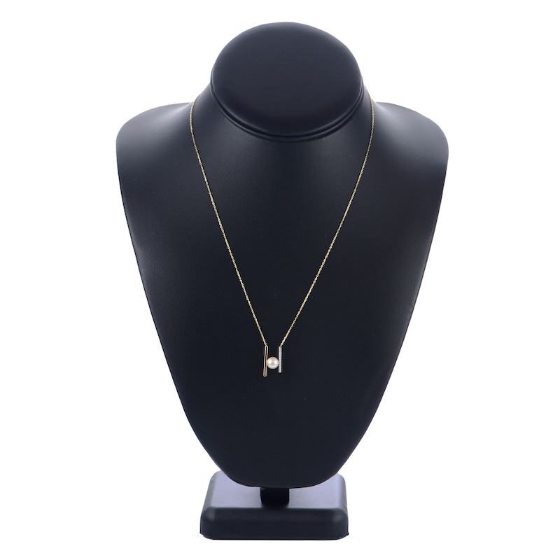 Main Image 2 of Freshwater Cultured Pearl Necklace 1/20 ct tw Diamonds 14K Yellow Gold 18"