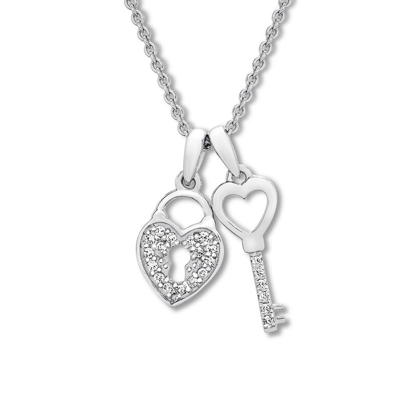 555Jewelry Womens Stainless Steel Love Cute Heart Lock Key Pendant Necklace