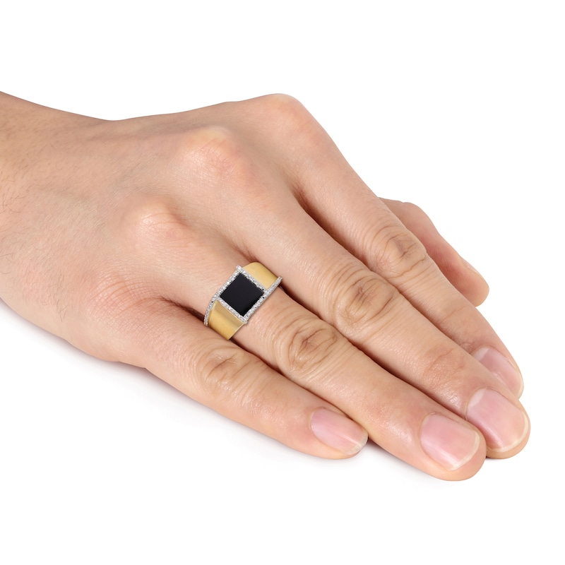 Main Image 5 of Men's Natural Onyx Ring 1/10 ct tw Diamonds 10K Yellow Gold