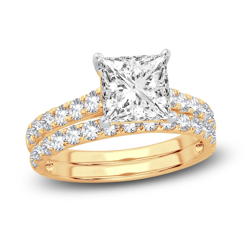 Main Image 1 of Lab-Grown Diamond Bridal Set 3 ct tw Princess/Round 14K Yellow Gold