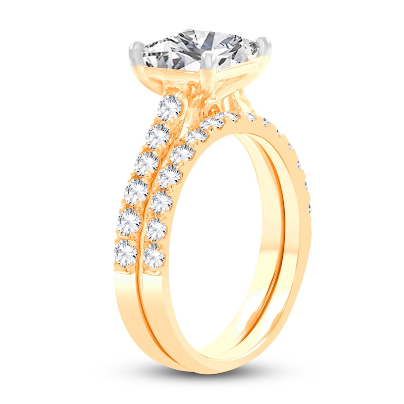 Main Image 2 of Lab-Grown Diamond Bridal Set 3 ct tw Princess/Round 14K Yellow Gold