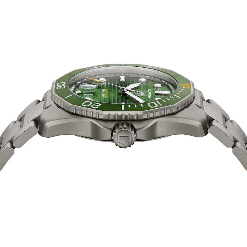 TAG Heuer AQUARACER Men's Titanium Watch WBP208B.BF0631