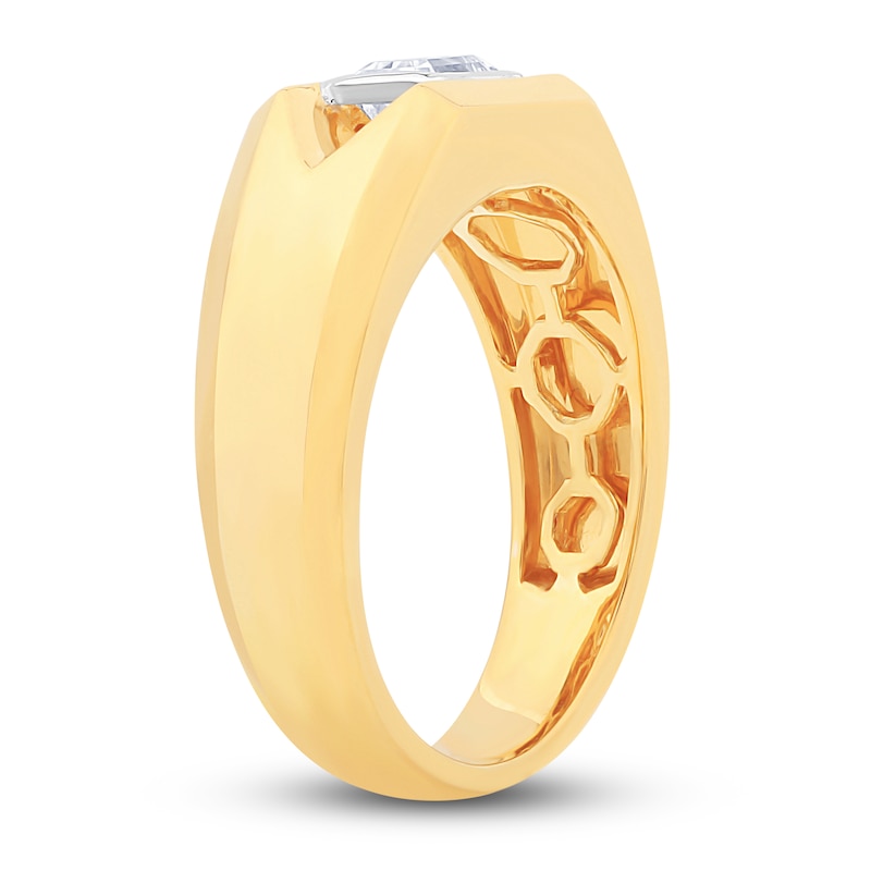 Main Image 2 of Men's Diamond Wedding Band 1/4 ct tw Baguette 14K Yellow Gold