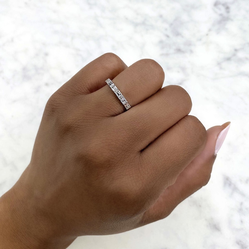 Main Image 4 of Shy Creation Diamond Ring 1/4 ct tw Round/Baguette 14K White Gold SC55006221