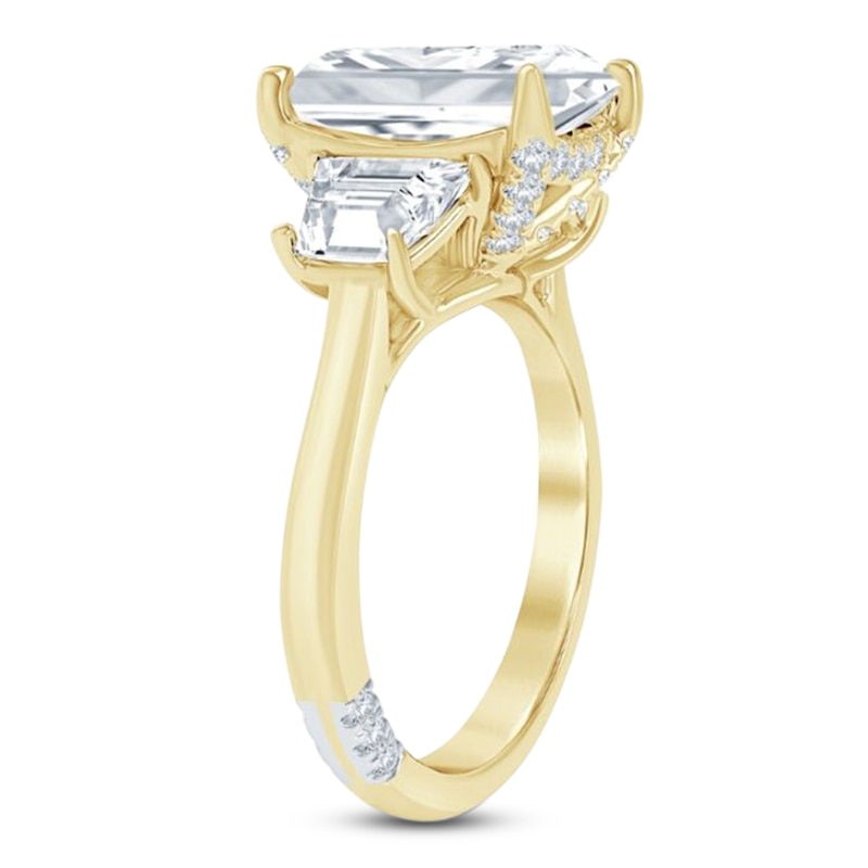 Main Image 2 of Pnina Tornai Lab-Grown Diamond Emerald & Trapezoid-Cut Three-Stone Engagement Ring 5-1/8 ct tw 14K Yellow Gold