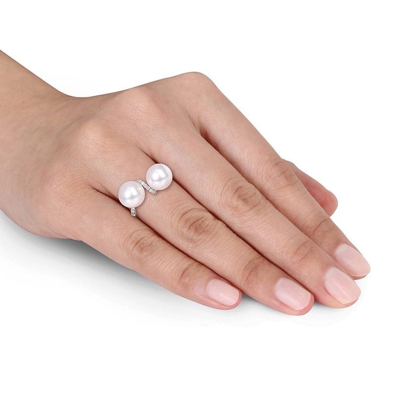 Main Image 4 of Cultured Pearl Ring 1/5 ct tw Diamonds 10K White Gold