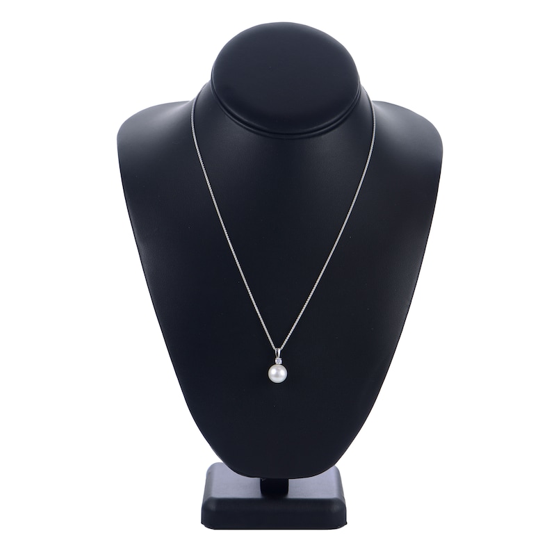Main Image 2 of South Sea Cultured Pearl Circle Necklace 1/6 ct tw Diamonds 14K White Gold