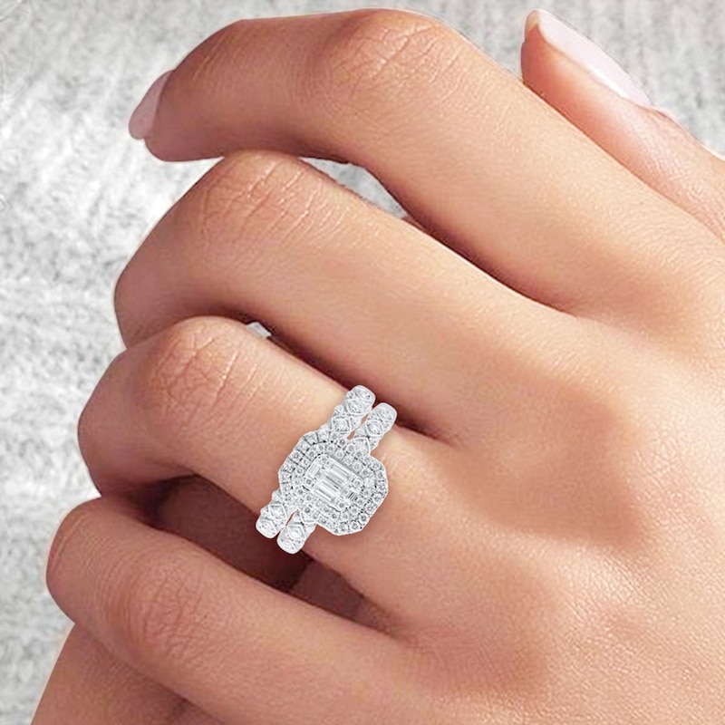 Main Image 4 of Round & Baguette-Cut Diamond Bridal Set 7/8 ct tw 14K White Gold