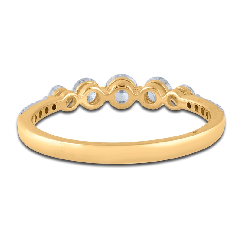 Main Image 3 of Diamond Ring 1/2 ct tw Round 14K Yellow Gold