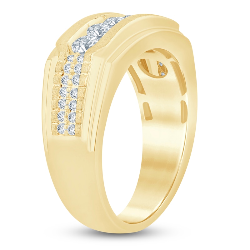 Main Image 2 of Men's Lab-Grown Diamond Five-Stone Ring 1 ct tw Yellow Gold