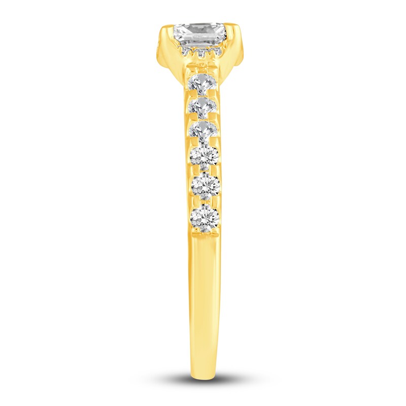 Main Image 6 of Diamond Bridal Set 1-1/2 ct tw Princess/Round 14K Yellow Gold