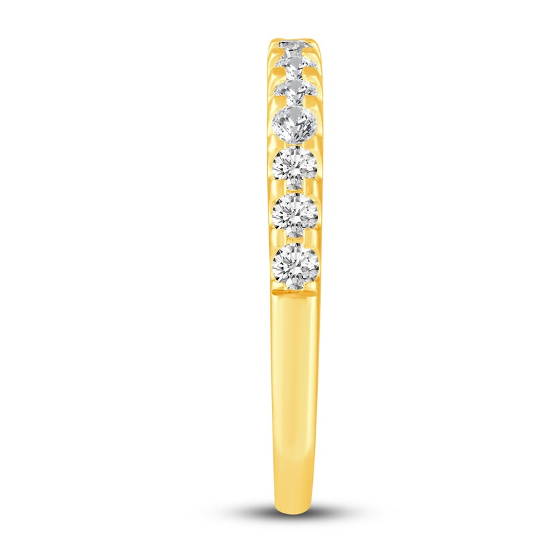 Main Image 9 of Diamond Bridal Set 1-1/2 ct tw Princess/Round 14K Yellow Gold