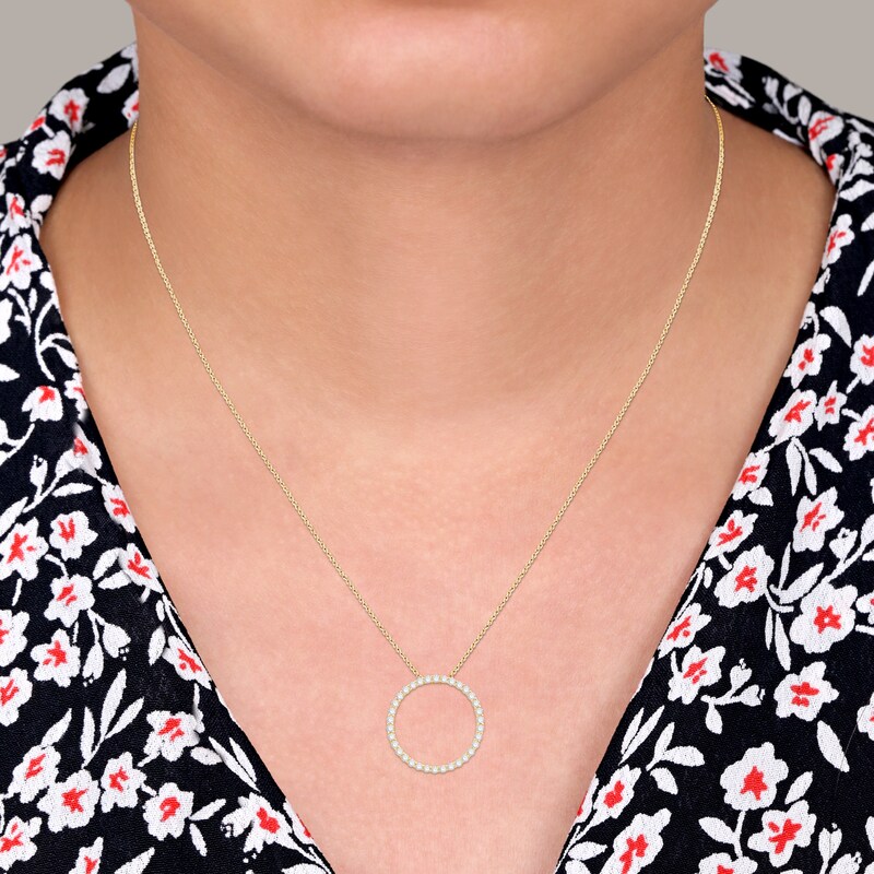Main Image 4 of Diamond Circle Pendant Necklace 1-1/2 ct tw Round 14K Yellow Gold 18"