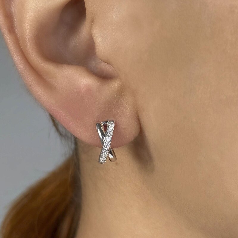 Shy Creation Diamond Huggie Earrings 1/5 ct tw Round 14K White Gold SC22007274V2