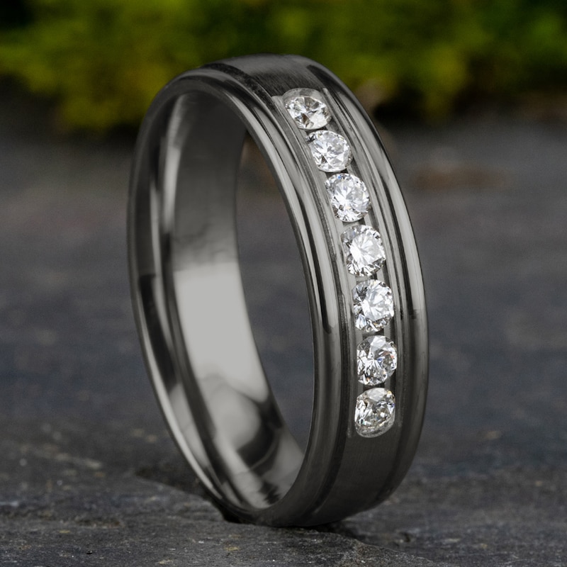 Main Image 4 of Men's Diamond Wedding Band 3/8 ct tw Round Tantalum 6.0mm