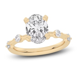 Lab-Grown Diamond Oval-Cut Engagement Ring 2-1/4 ct tw 14K Yellow Gold