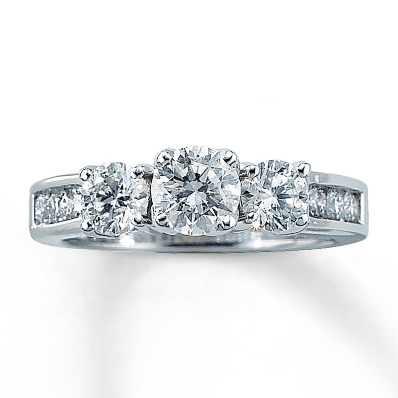 Main Image 1 of Previously Owned Ring 1-1/2 ct tw Diamonds 14K White Gold