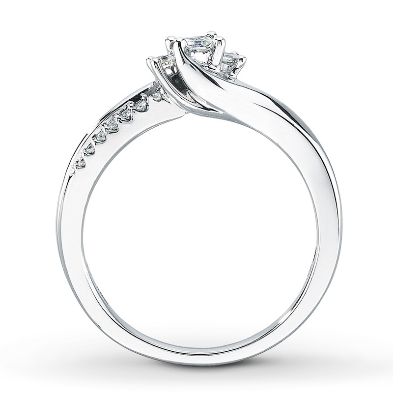 Previously Owned Engagement Ring 1/3 ct tw Princess & Round-cut Diamonds 10K White Gold