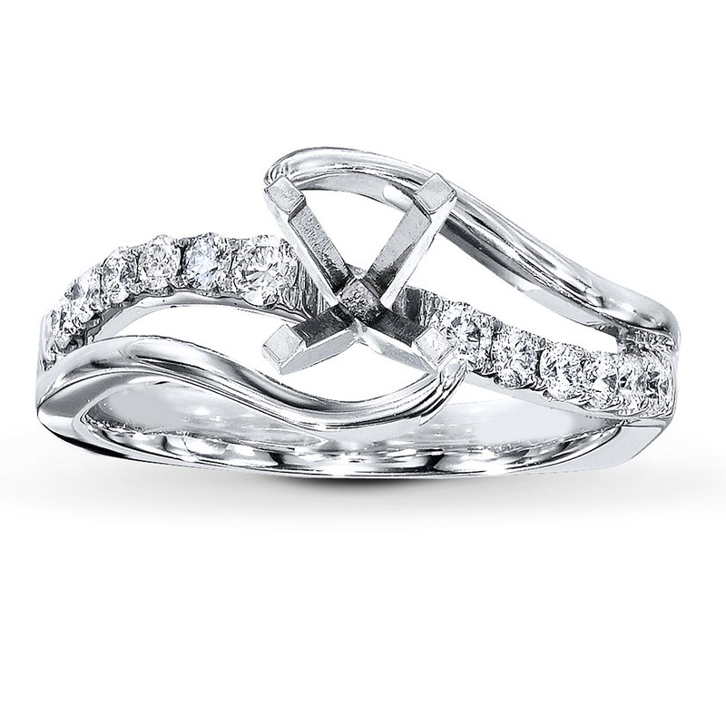 Main Image 1 of Previously Owned Hearts Desire Setting 1/3 ct tw Round 18K White Gold