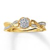 Previously Owned Ring 1/6 ct tw Round-cut Diamonds 10K Yellow Gold