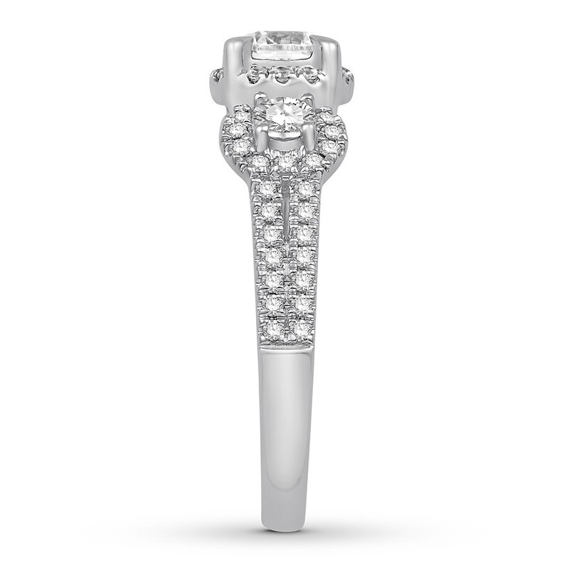 Main Image 3 of Previously Owned Diamond Engagement Ring 1-1/5 ct tw Round-cut 14K White Gold