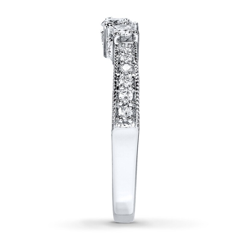 Main Image 3 of Previously Owned Diamond Ring 1/2 ct tw Round-cut 14K White Gold