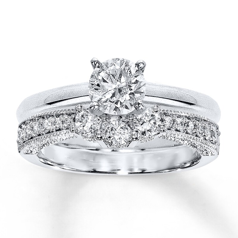 Main Image 4 of Previously Owned Diamond Ring 1/2 ct tw Round-cut 14K White Gold