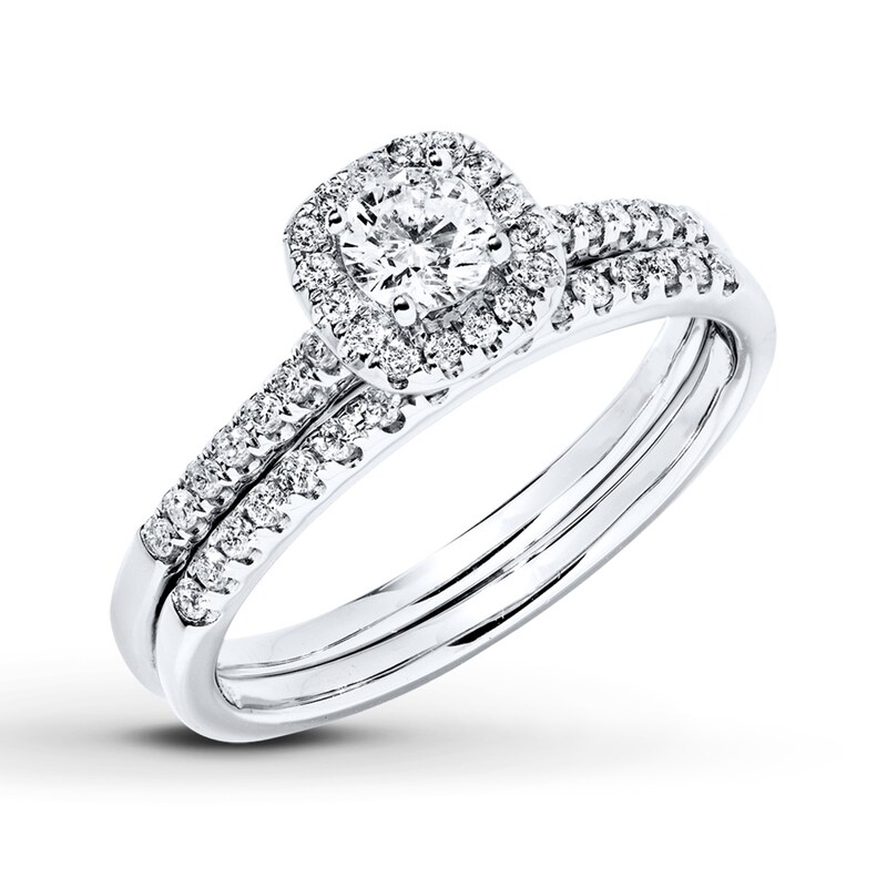 Main Image 4 of Previously Owned Diamond Bridal Set 1/2 ct tw Round 14K White Gold