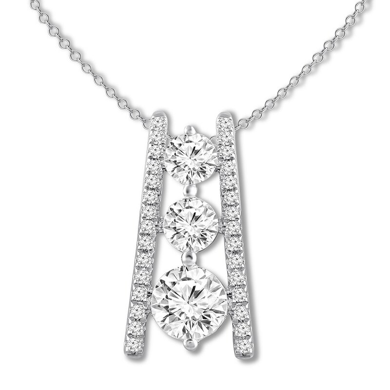 Main Image 1 of Previously Owned Diamond Necklace 3/4 carat tw Round 14K White Gold/Rhodium