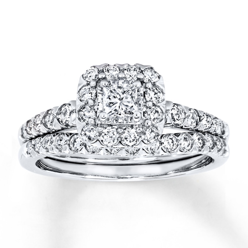 Main Image 1 of Previously Owned Diamond Bridal Set 7/8 ct tw Princess/Round 14K White Gold