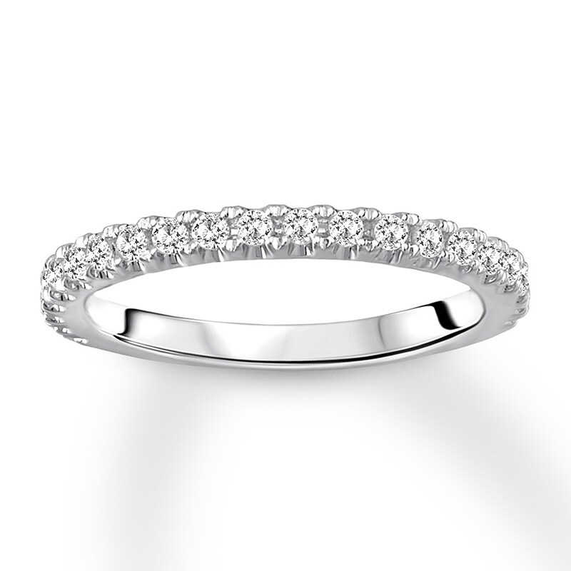 Main Image 1 of Previously Owned Diamond Wedding Band 3/8 carat tw Round 14K White Gold/Rhodium