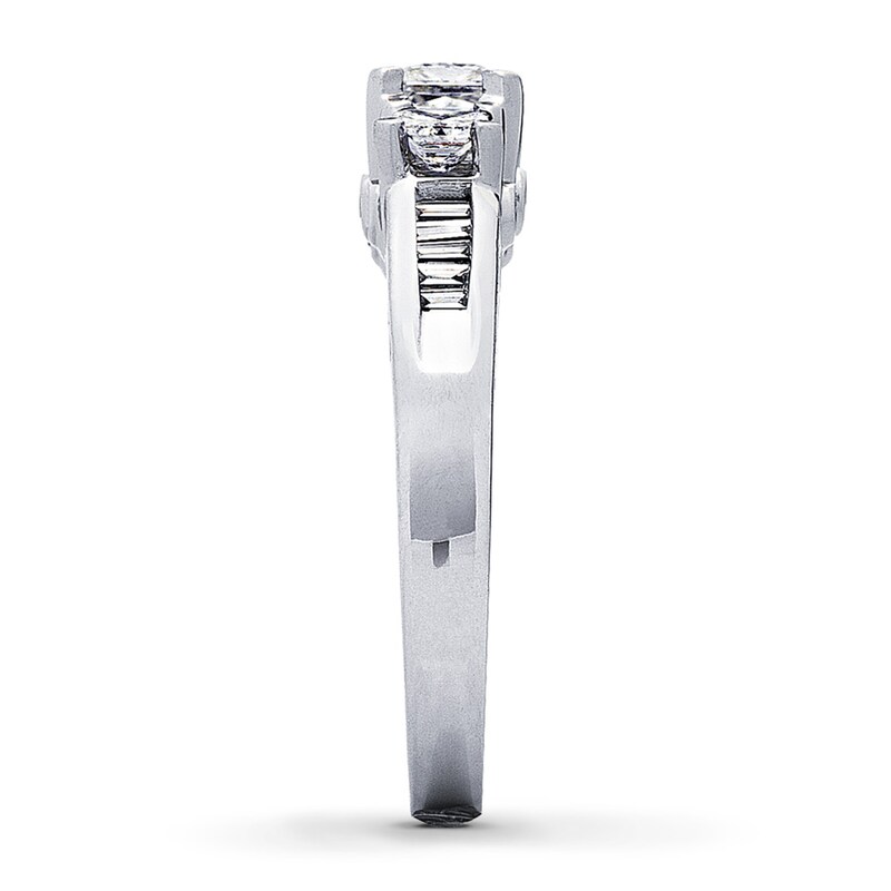 Main Image 3 of Previously Owned Diamond Ring 1 ct tw 14K White Gold