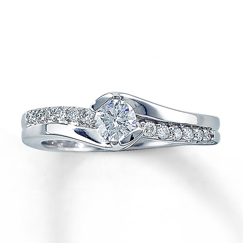 Main Image 1 of Previously Owned Diamond Engagement Ring 1/2 ct tw Round-cut 14K White Gold
