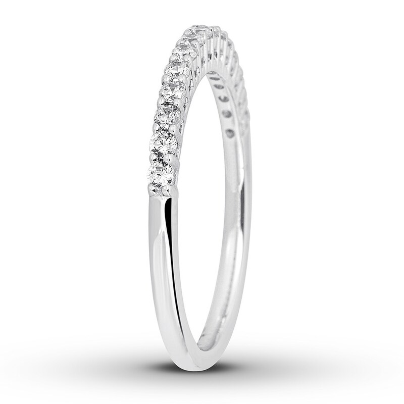 Main Image 3 of Previously Owned Diamond Wedding Band 1/3 carat tw Round 14K White Gold