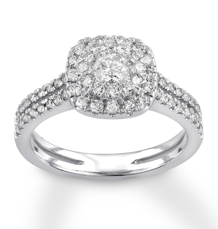 Main Image 1 of Previously Owned Diamond Engagement Ring 7/8 ct tw Round 14K White Gold