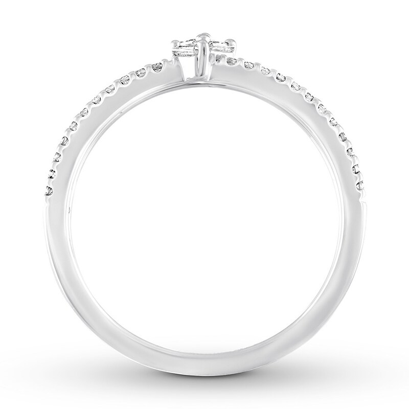 Main Image 3 of Previously Owned Diamond Ring 1/3 carat tw Baguette/Round 10K White Gold/Rhodium