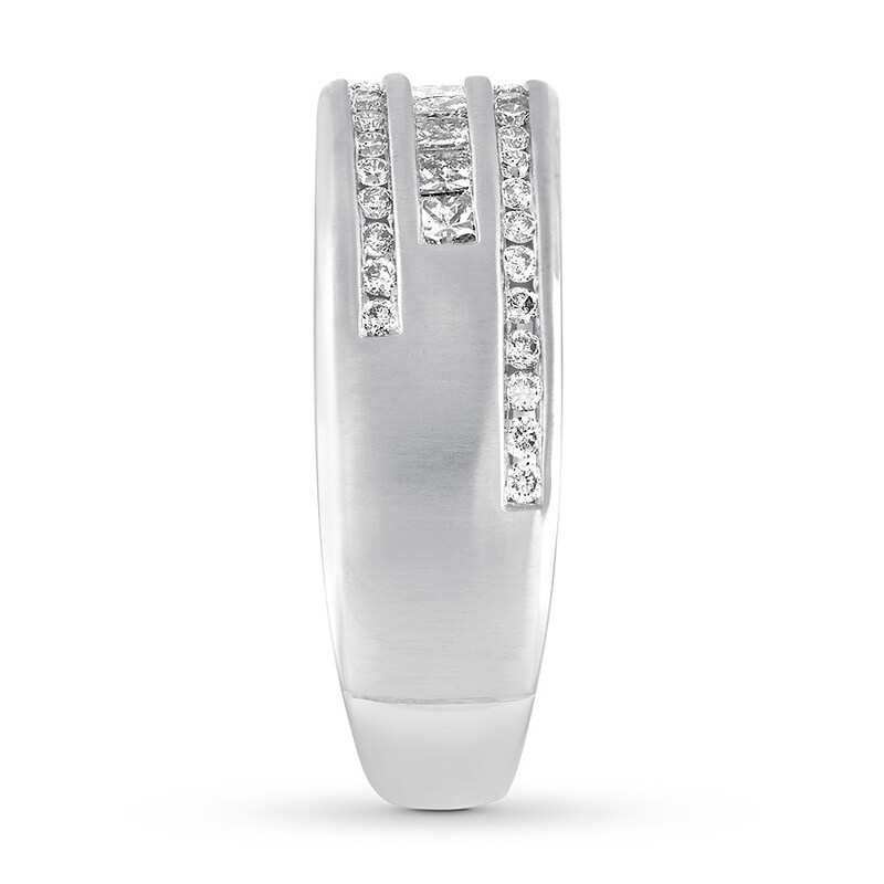 Main Image 3 of Previously Owned Men's Diamond Ring 7/8 ct tw Square/Round 14K White Gold