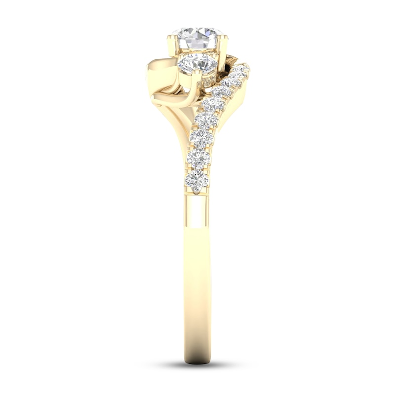 Main Image 3 of Previously Owned Diamond 3-Stone Ring 3/4 ct tw Round 10K Yellow Gold