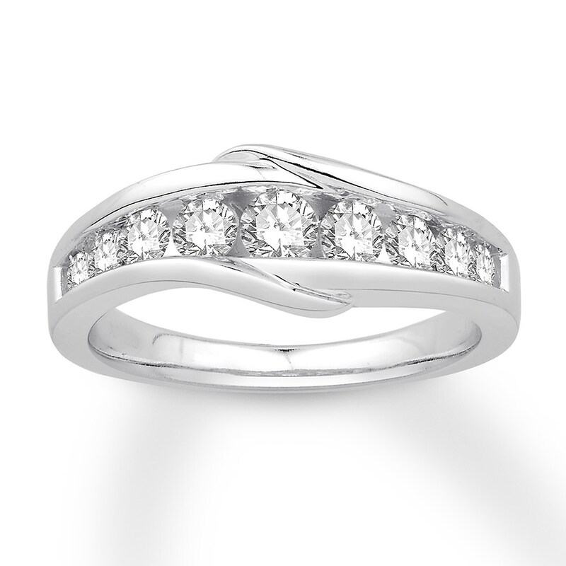 Main Image 1 of Previously Owned Diamond Anniversary Ring 3/4 ct tw Round 14K White Gold