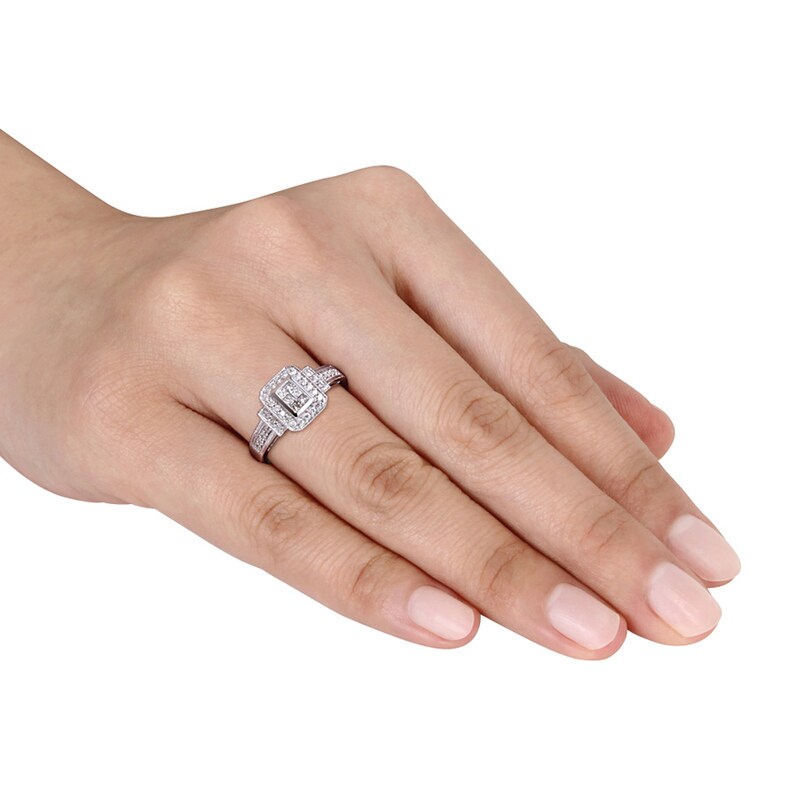 Main Image 3 of Previously Owned Diamond Ring 1/3 ct tw Princess-Cut 14K White Gold