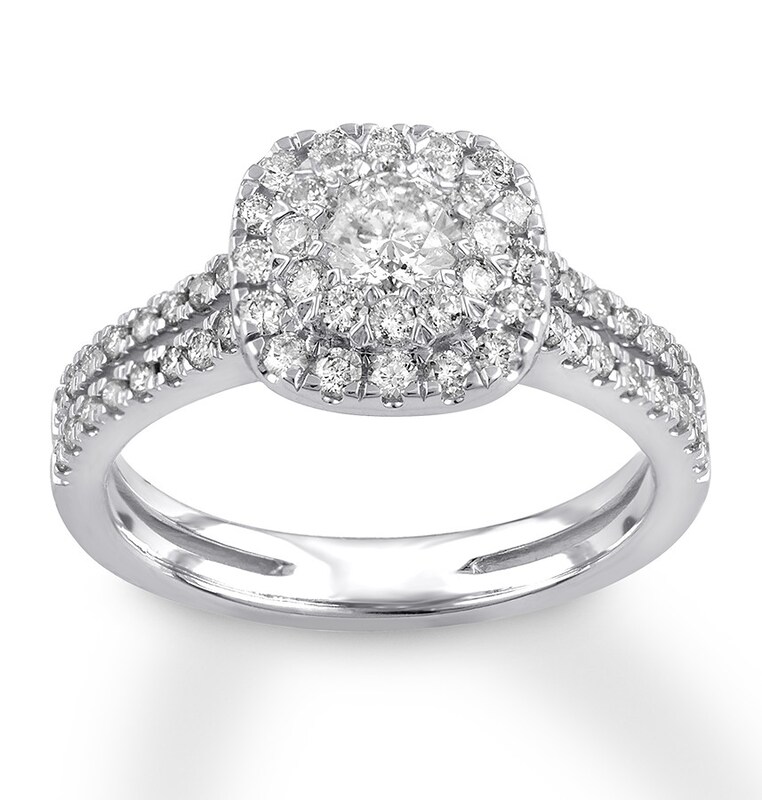 Main Image 1 of Previously Owned Diamond Engagement Ring 7/8 ct tw Round 14K White Gold