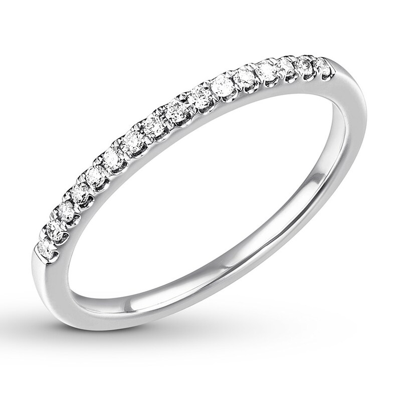 Main Image 4 of Previously Owned Diamond Wedding Band 1/10 ct tw Round-cut 14K White Gold