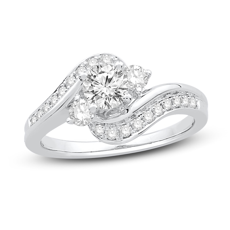 Main Image 1 of Previously Owned Diamond Engagement Ring 7/8 ct tw Round 14K White Gold