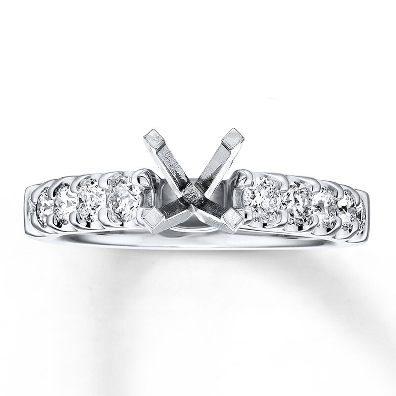 Main Image 1 of Previously Owned Diamond Engagement Ring 3/4 ct tw Round 14K White Gold