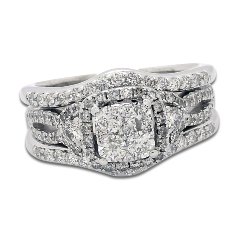 Main Image 1 of Previously Owned Diamond Bridal Set 1-3/4 ct tw Round 14K White Gold