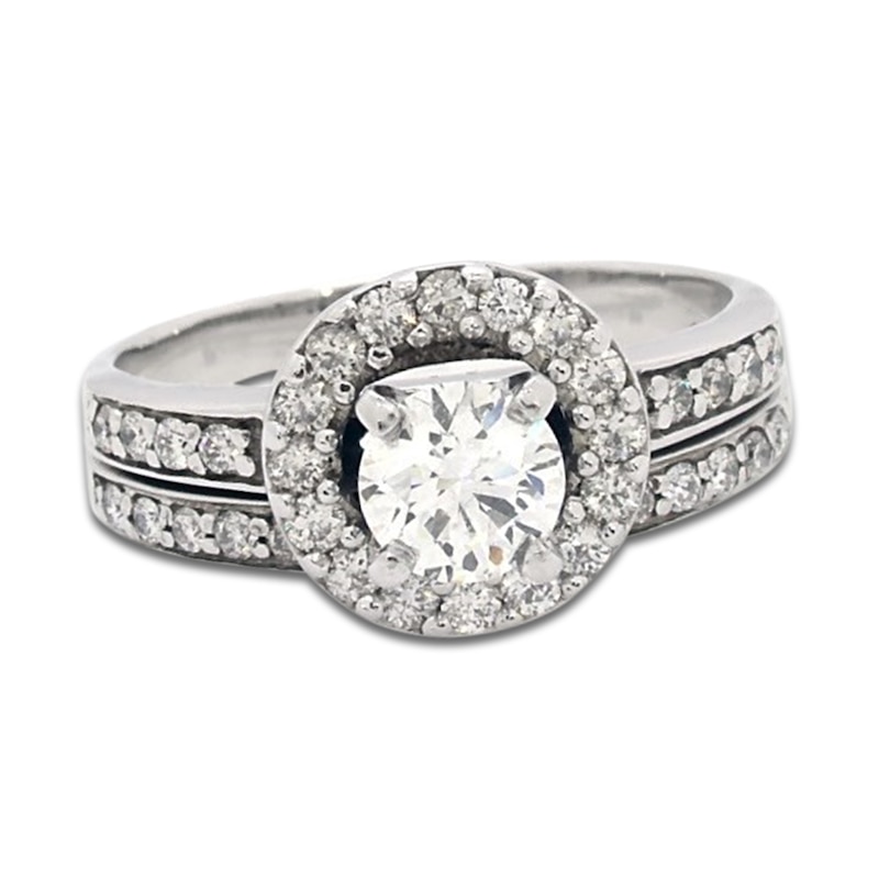 Main Image 1 of Previously Owned Diamond Bridal Set 7/8 ct tw Round 18K White Gold